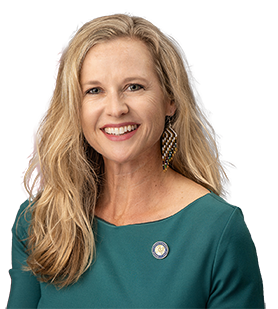 Portrait of Lindsay Cross