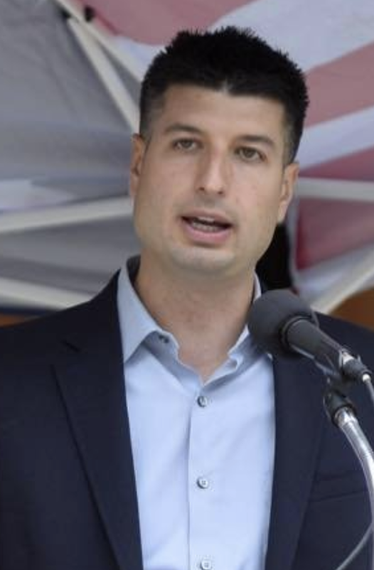 Tom Barrett portrait