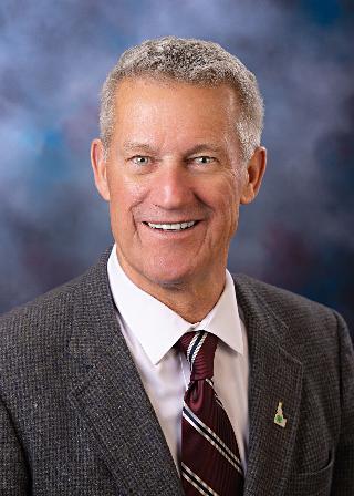 Portrait of Mark Sauter