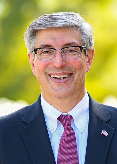 Portrait of Dan Ugaste