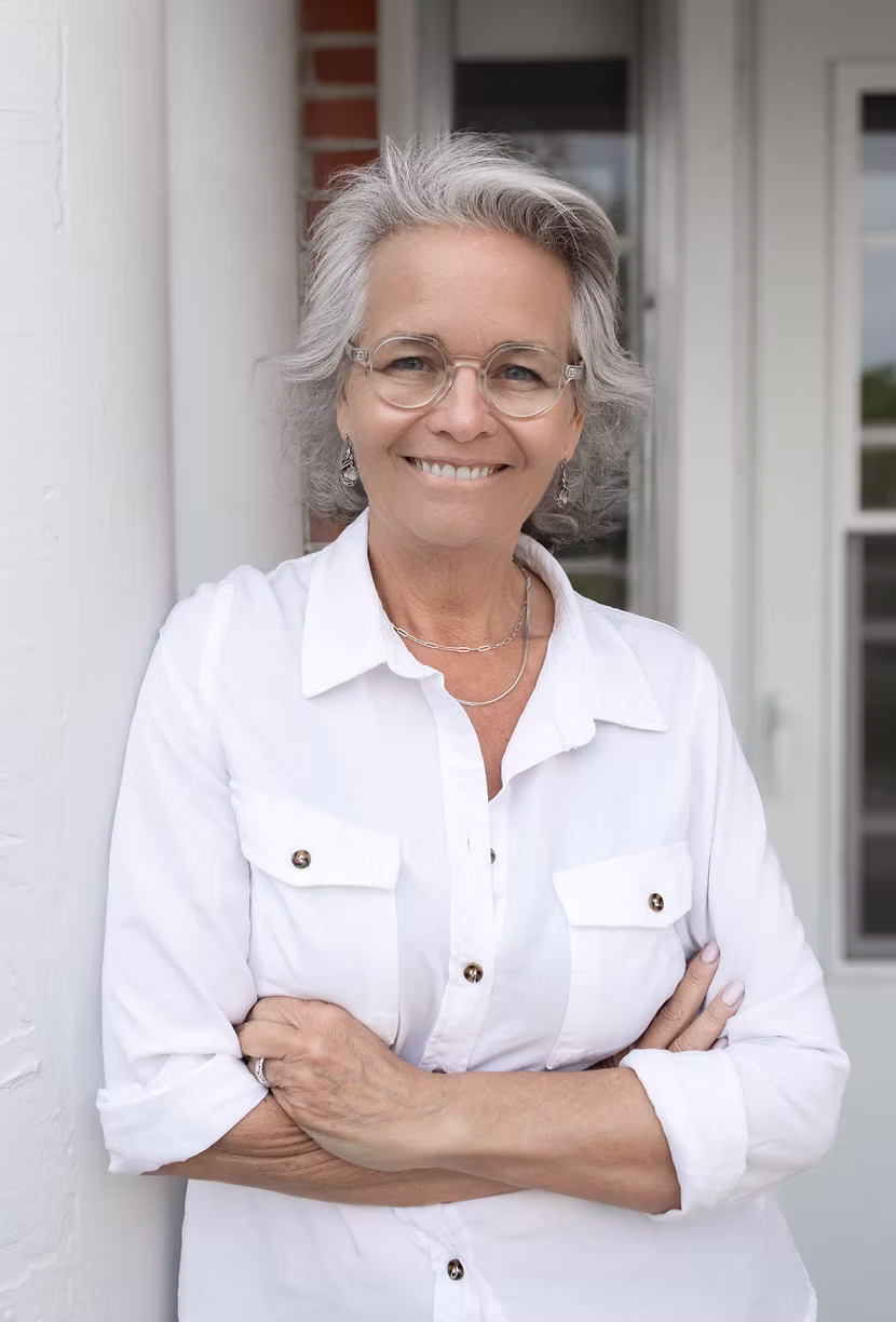 Kelly Thompson portrait