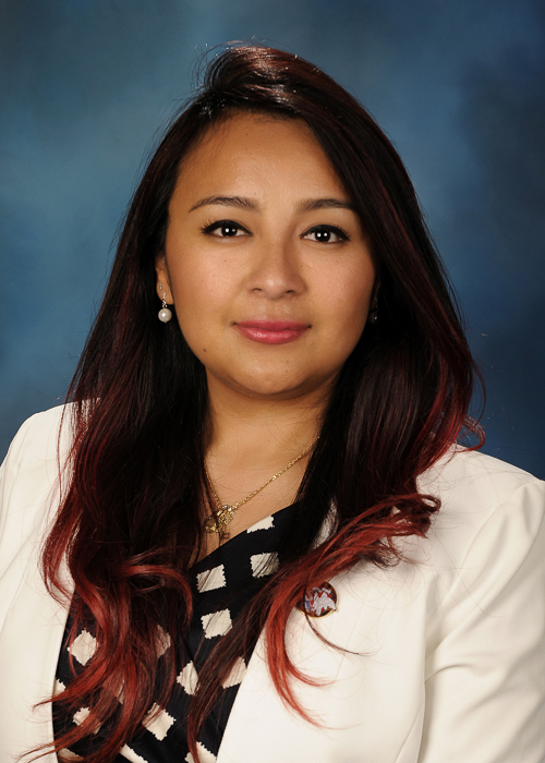 Portrait of Dee Avelar