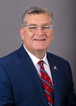 Portrait of Robby Mills