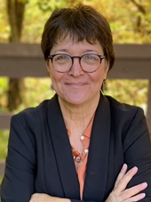 Portrait of Mindy Domb