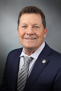 Portrait of Mike Henderson