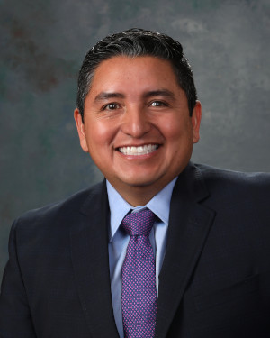 Portrait of Derrick Lente