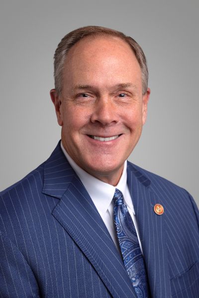 Portrait of Les Warren