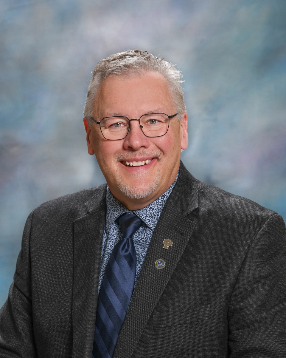 Portrait of Tim Czmowski