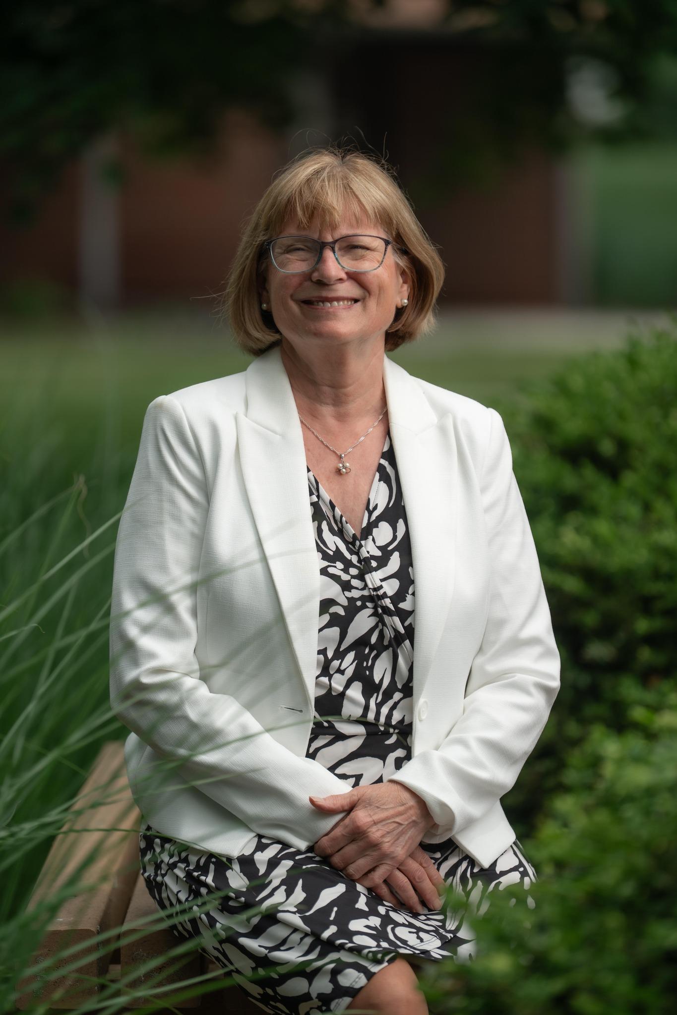 Portrait of Barb Regnitz