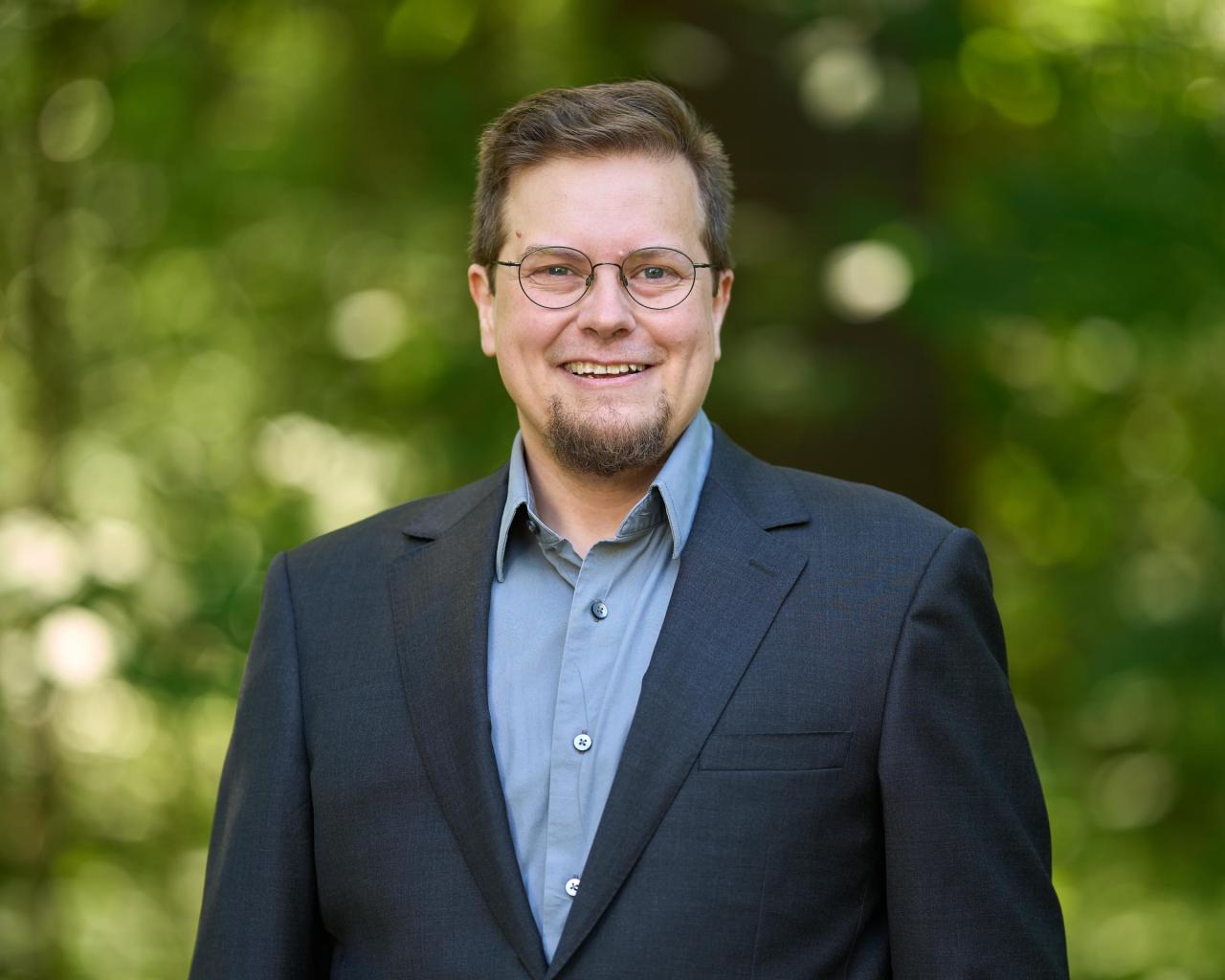 Portrait of Beth Andres-Beck