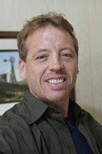 Portrait of Travis Edwards