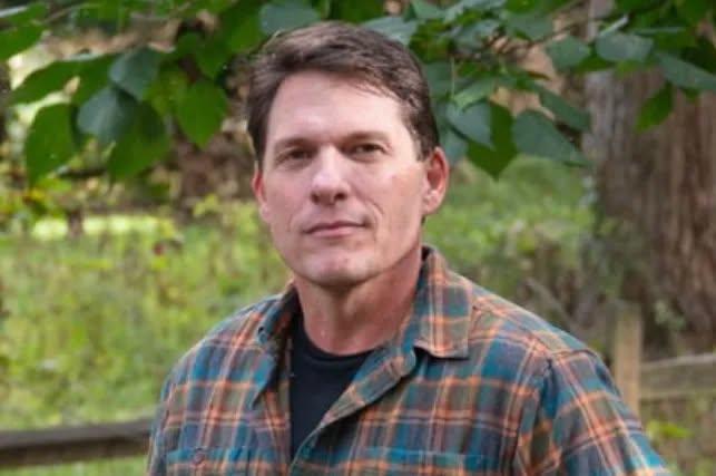 Portrait of Jason Knapp