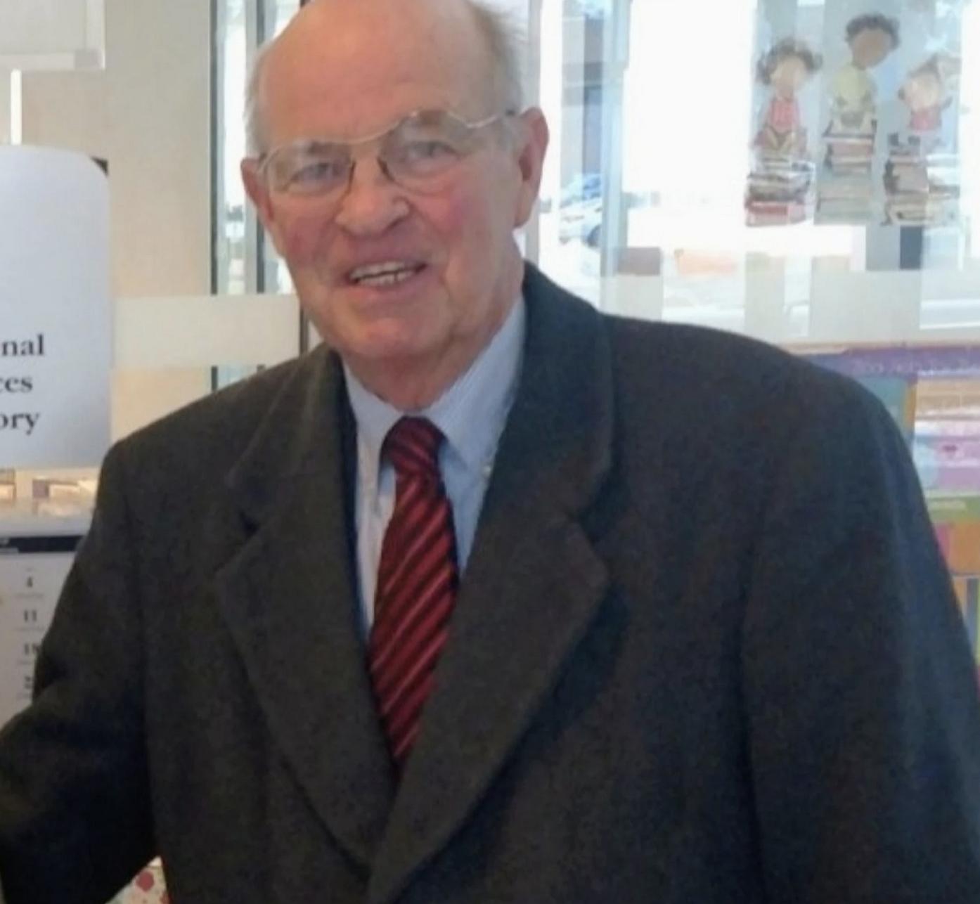 Portrait of Bob Carr