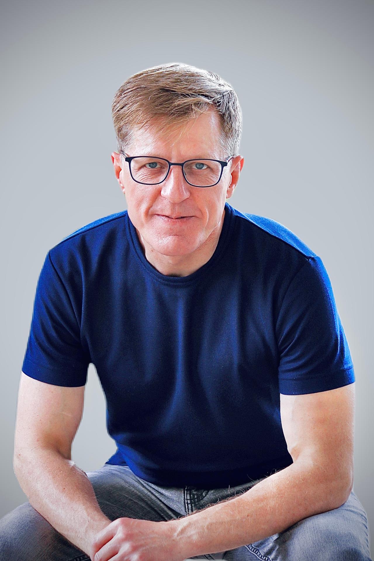 Portrait of Todd Knobel