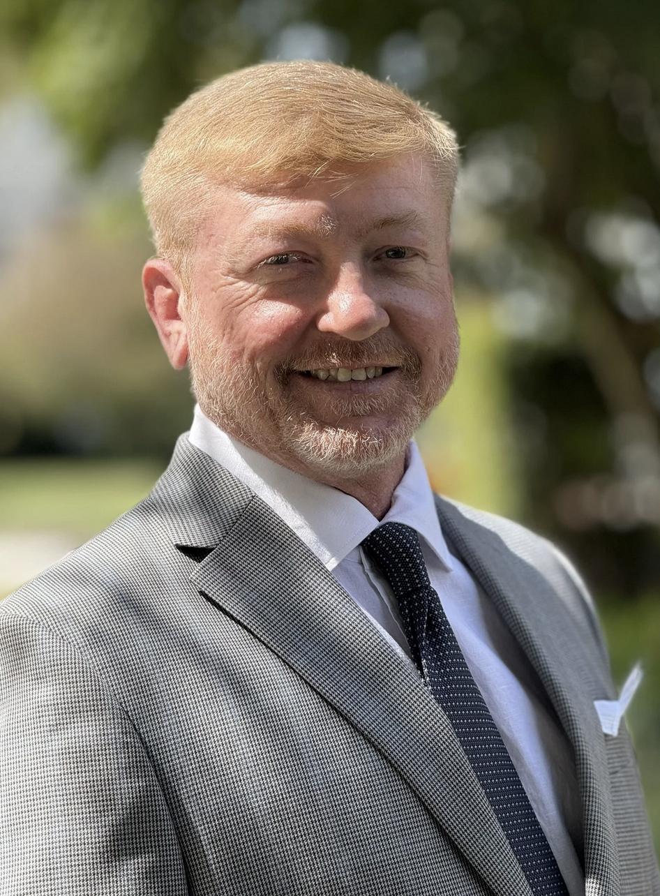 Portrait of Chris Stephens