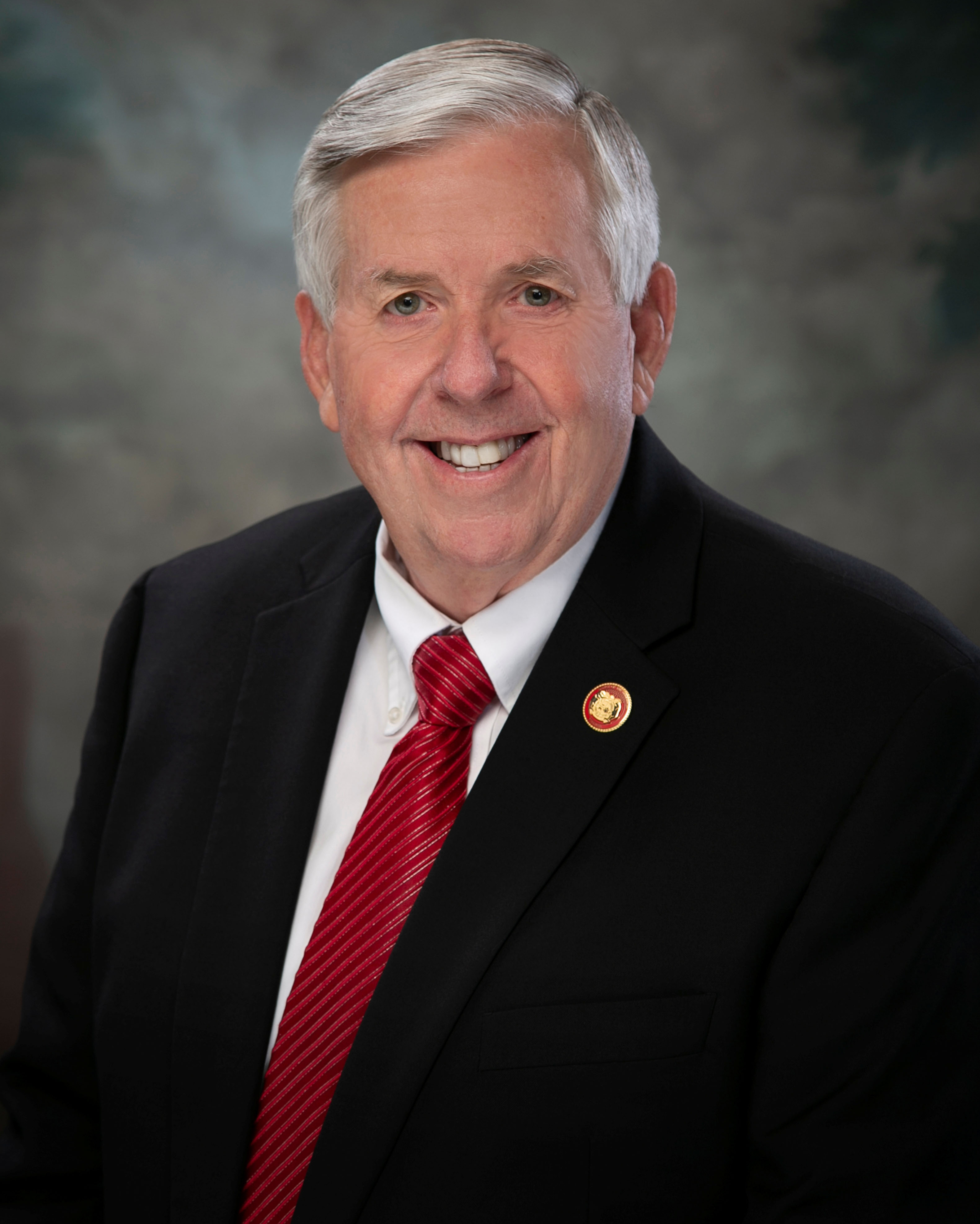 Mike Parson portrait