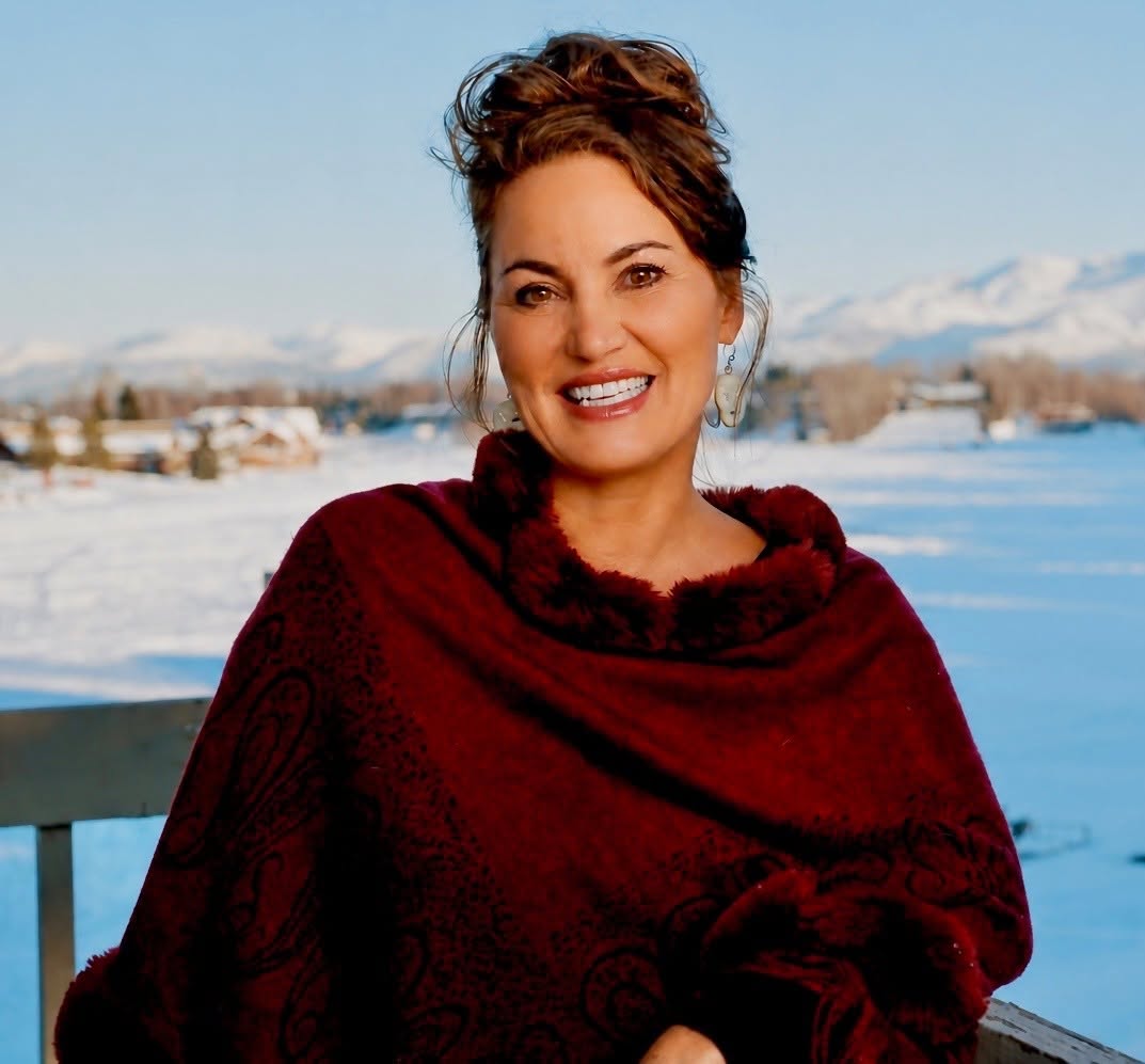 Portrait of Lesil McGuire